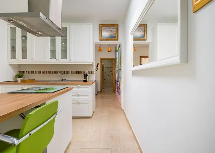 La Isla By Rentaholidayslanzarote *