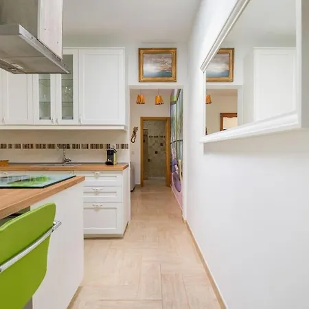 La Isla By Rentaholidayslanzarote *