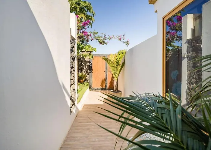 La Isla By Rentaholidayslanzarote *