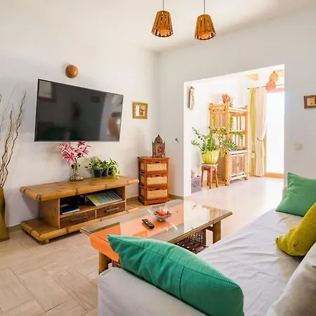 Villa La Isla By Rentaholidayslanzarote *