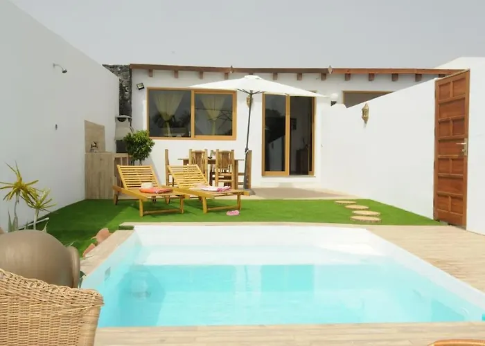 La Isla By Rentaholidayslanzarote Villa *